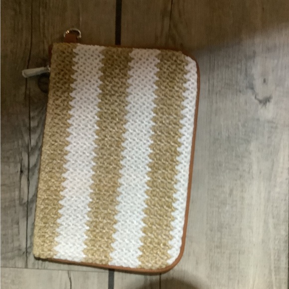 Thirty one straw pouch - Picture 2 of 2